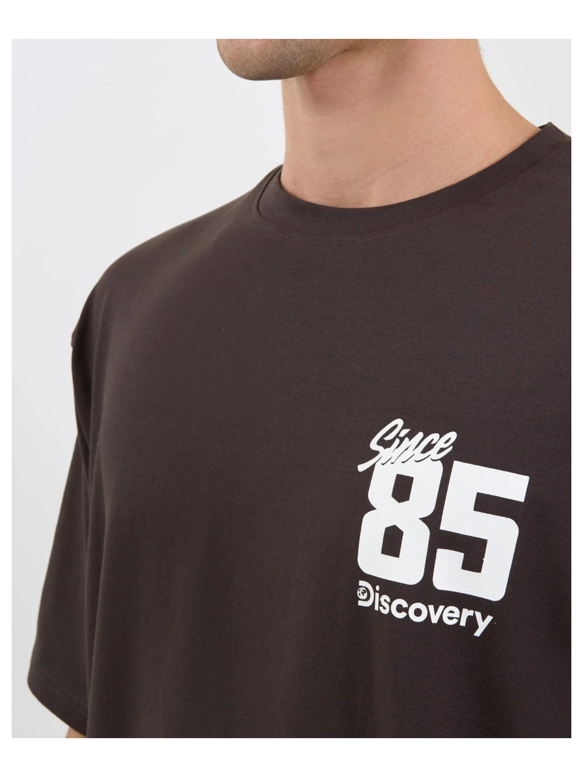 DISCOVERY Men’s 1985 Graphic Tee