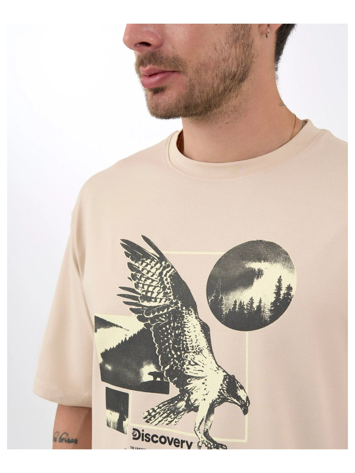 DISCOVERY Men’s World Explorer Graphic Tee