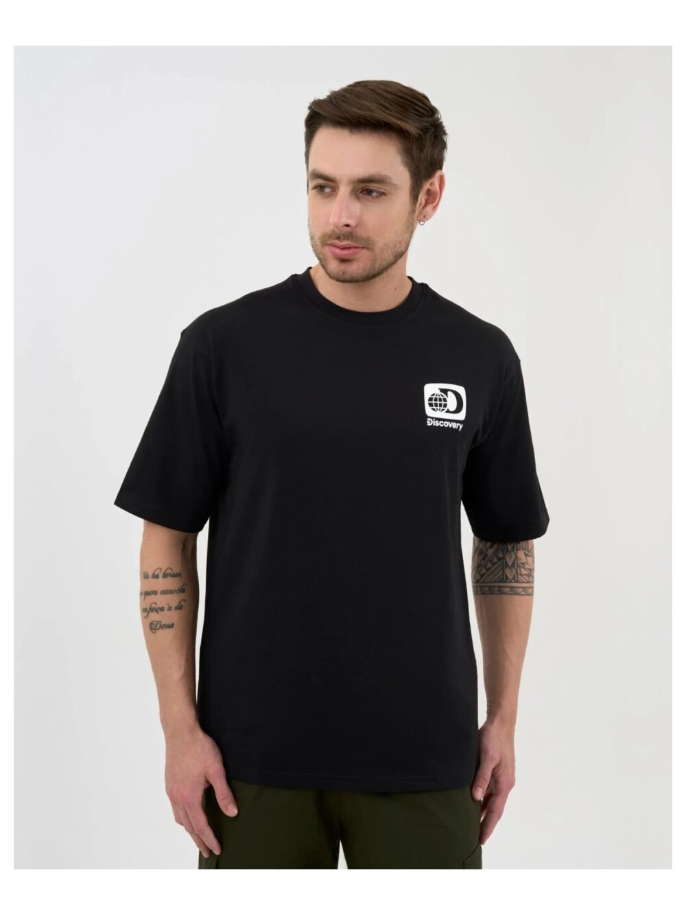 DISCOVERY Men's Retro Graphic Tee in Black — DCYPHR