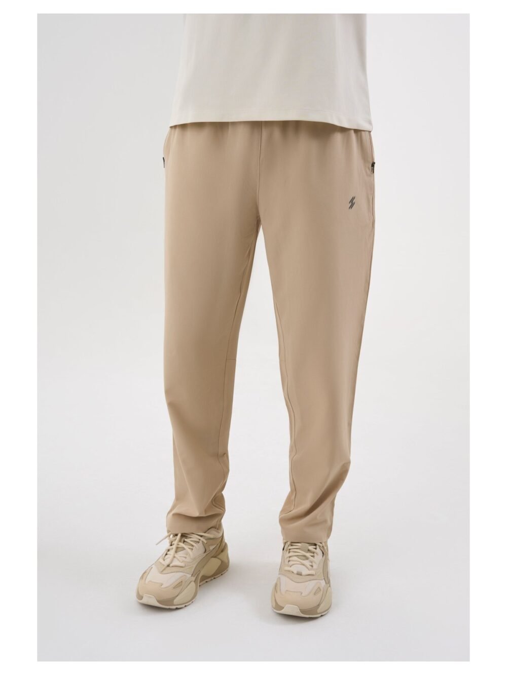 Men's AUSM5X™ Trackpants in Ivory Mist — DCYPHR