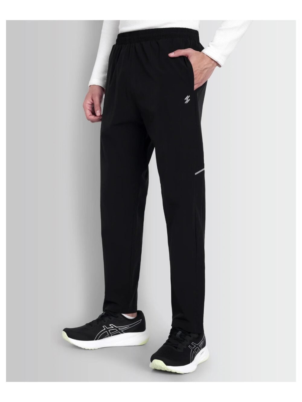 Trail Sprint Track Pants in Black — DCYPHR